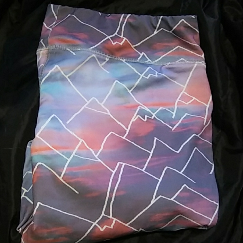 brandnew never worn yoga pants